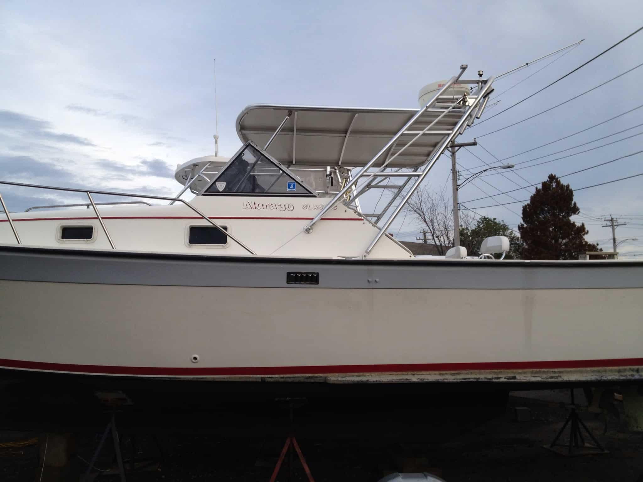 Luhrs 30 Top 1987 image 1