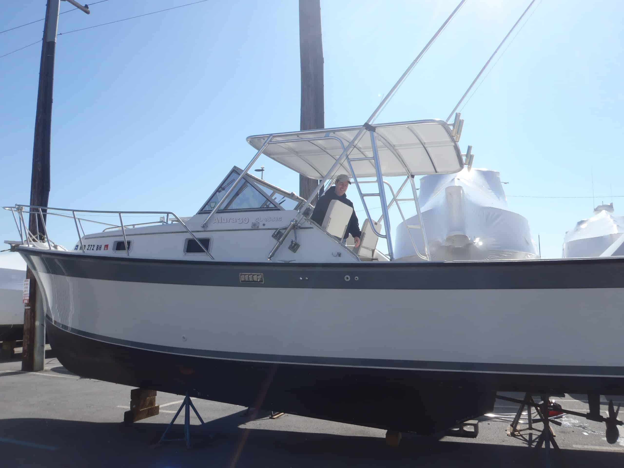 Luhrs 30 Top 1987 image 1