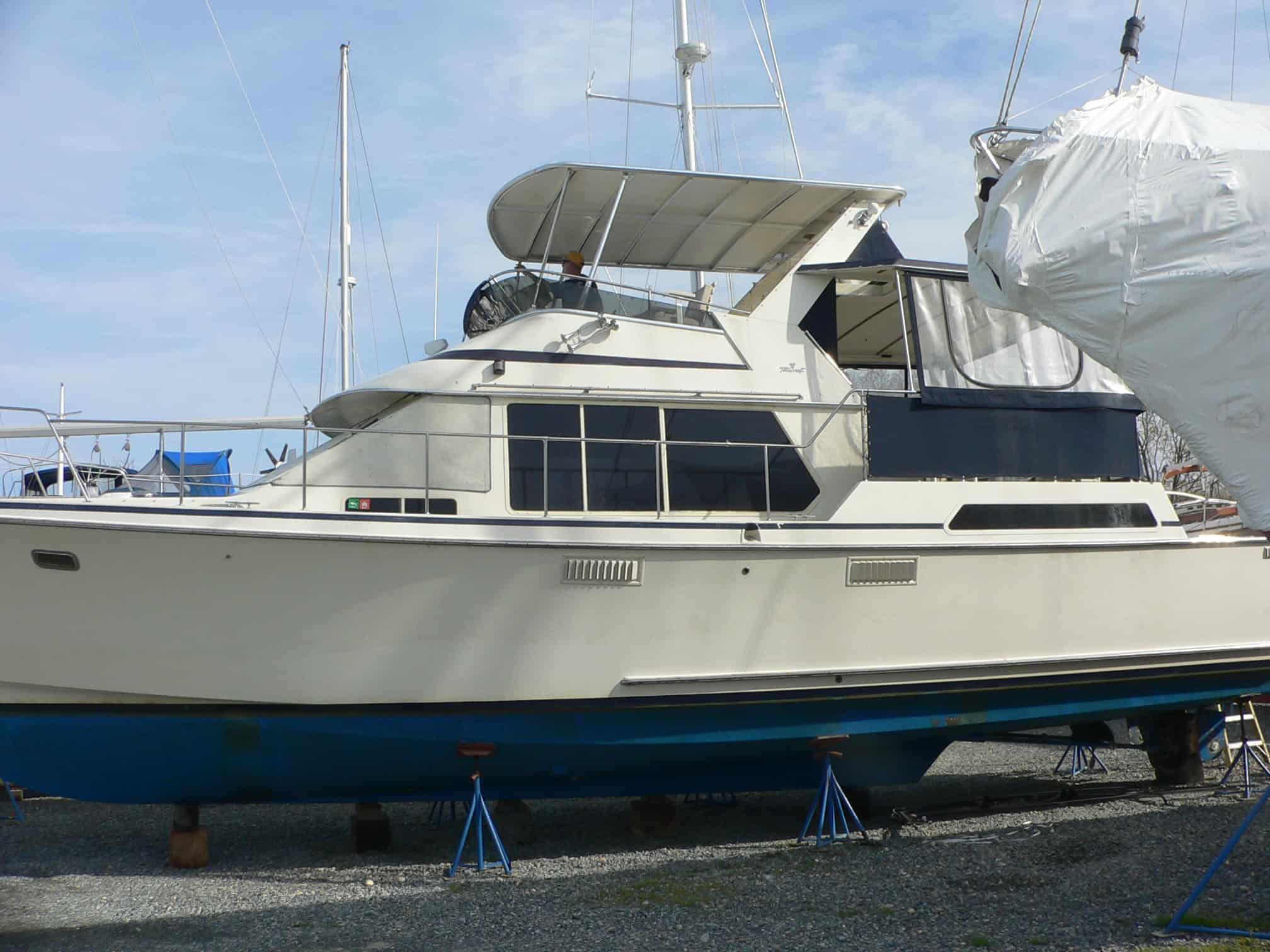Tollycraft 44/45 Cockpit Motor Yacht Top 1986 image 1
