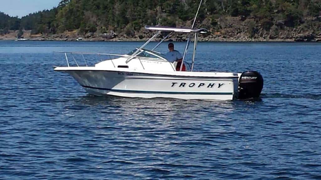 Trophy 2052 Top image 1