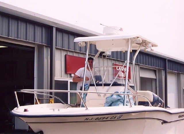 Grady White T-Top 2001 image 1