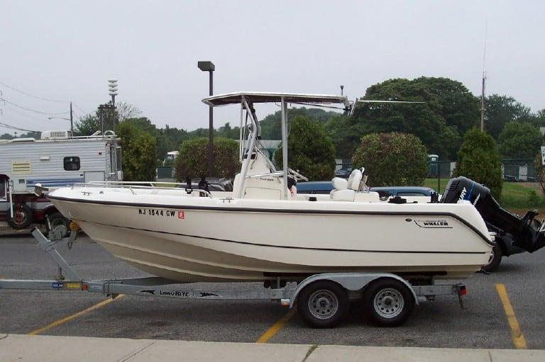 Boston Whaler 21 Outrage T-Top 2002 image 1