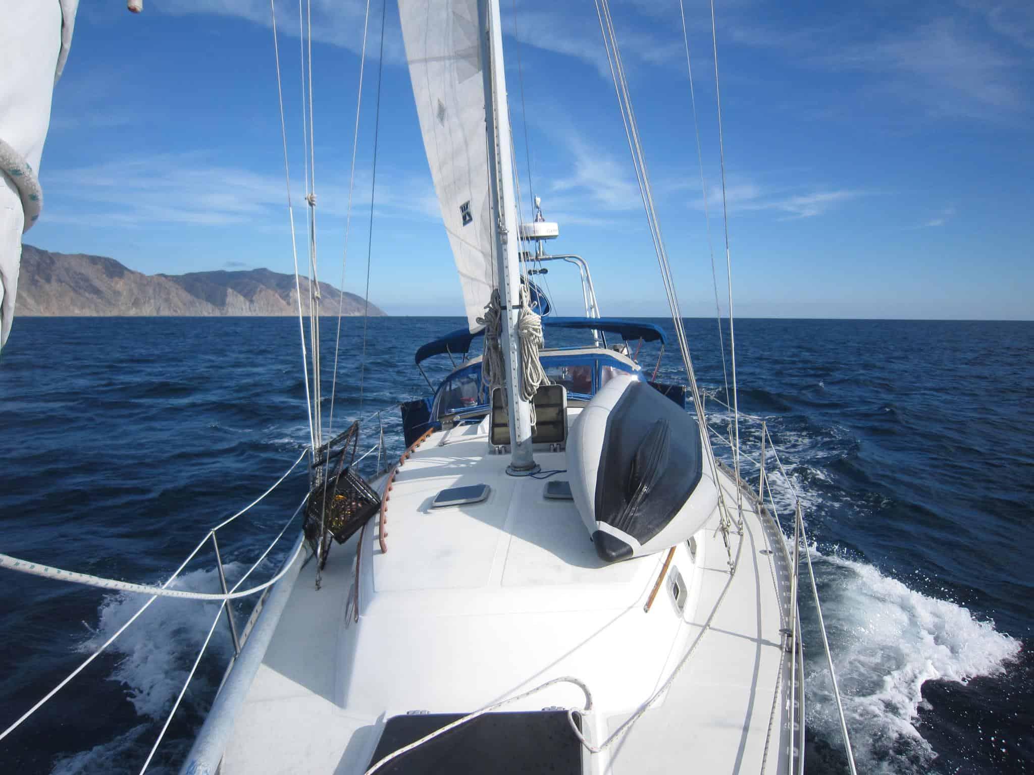 Atlantic Towers Arch installed on a Cal 35 Mark II sailboat, showcasing its sleek design and structure.