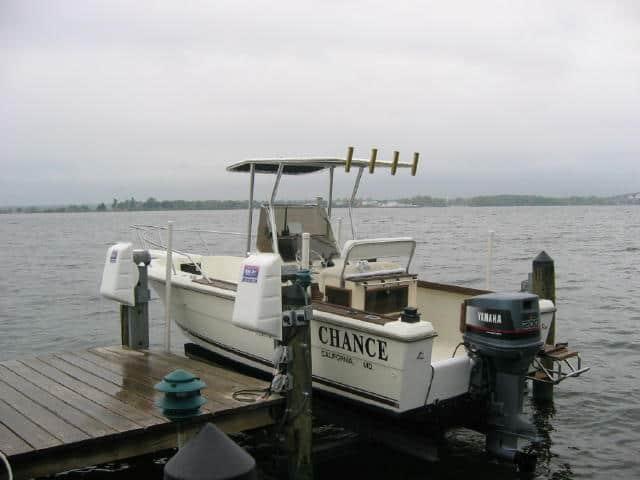 Pursuit 2100 T-Top 1986 image 1