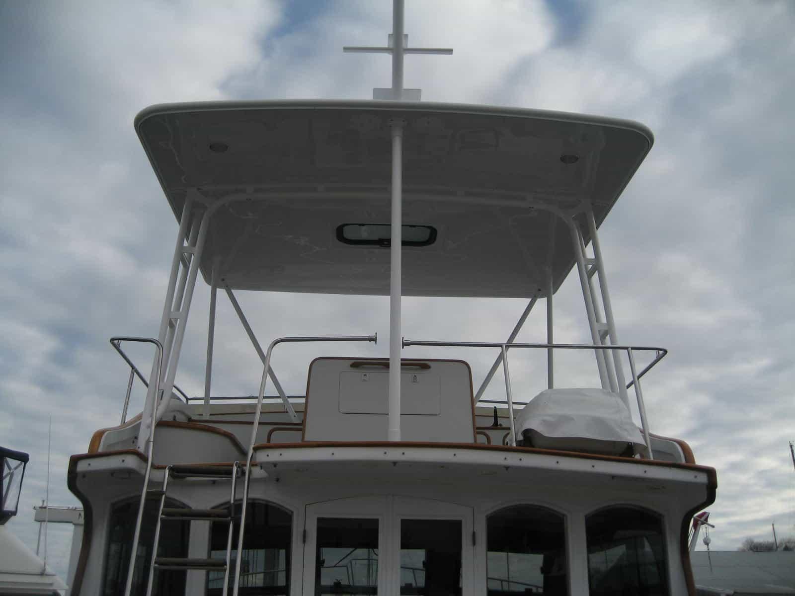 Atlantic Towers Top installed on a Duffy Yachts 42 down east boat, showcasing its sleek design and functionality.