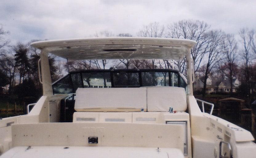 Atlantic Towers Top installed on a Tiara 4000 Express boat, featuring a spacious cockpit area and supportive seating.