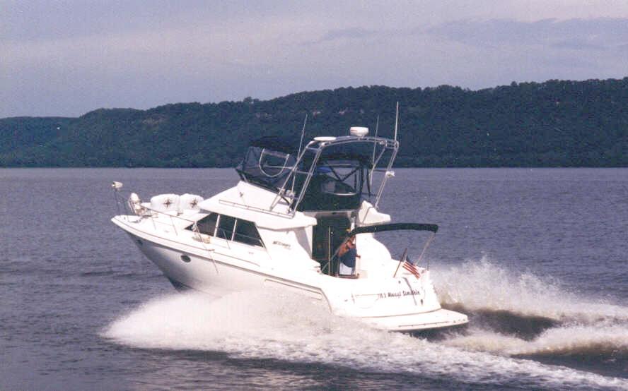 Cruisers 3580/3585 Flybridge Arch 1996 image 1