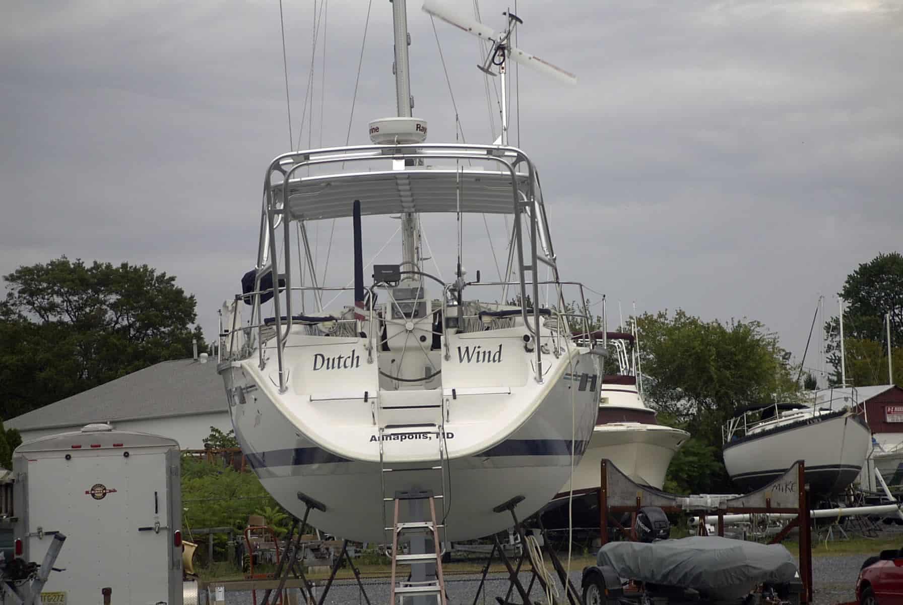 Atlantic Towers arch on a Hunter 40 sailboat, showcasing its sleek design and sturdy construction.