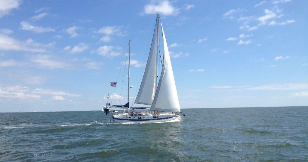 Atlantic Towers arch on a Morgan 416 Classic sloop, showcasing its sleek design and functional structure.