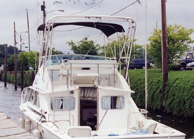 Bertram 28 Flybridge Cruiser Arch 1971 image 1