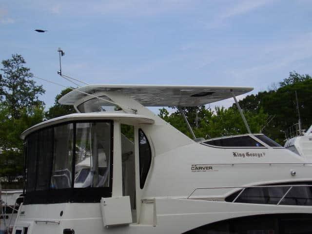 Carver 444 Cockpit Motor Yacht Top 2001 image 1