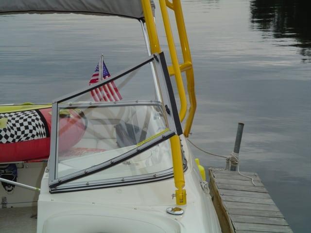 Stingray 220 Deck Boat Air Tower 2004 image 1
