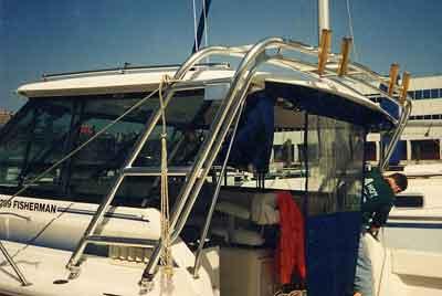 Atlantic Towers Arch installed on a Baha Cruisers 299 Fisherman boat, showcasing its sleek design and functionality.