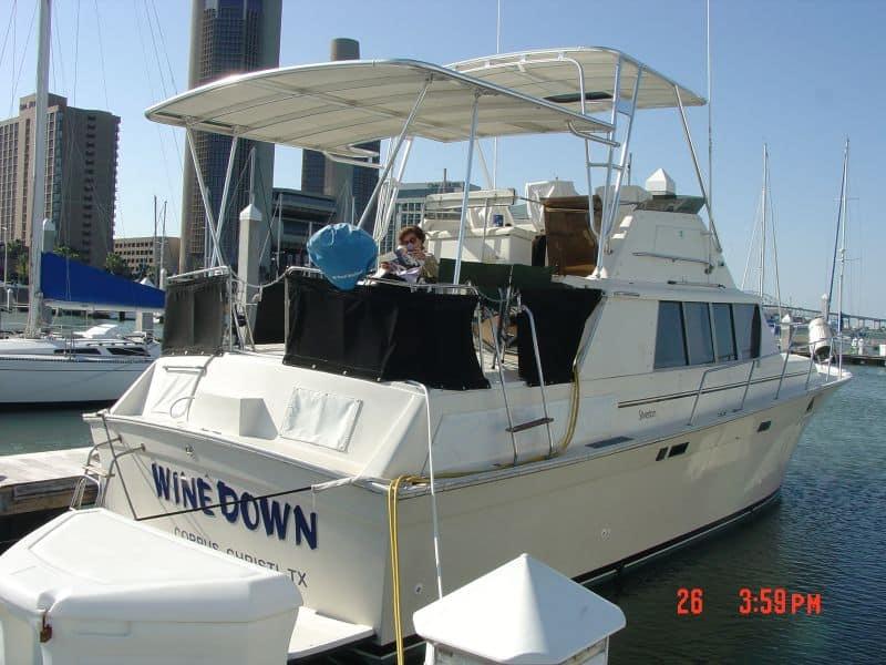 Atlantic Towers Aft Deck Top installed on a Silverton 40 Aft Cabin boat, showcasing its design and functionality.