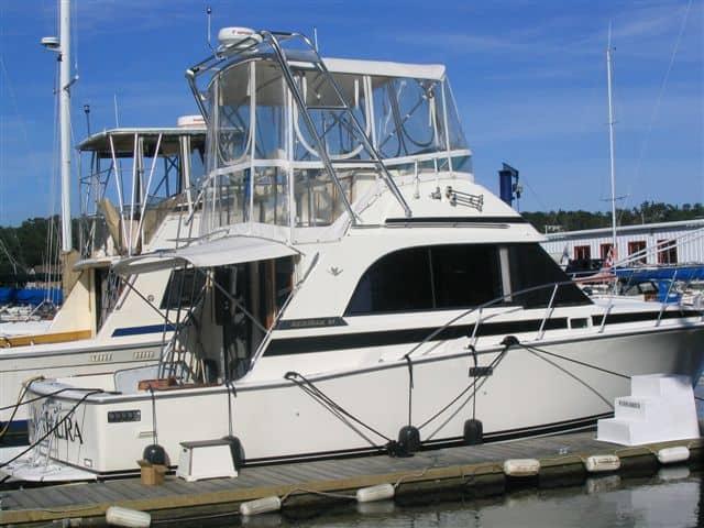 Atlantic Towers Arch installed on a Bertram 33 Flybridge Cruiser convertible boat, showing structural detail.