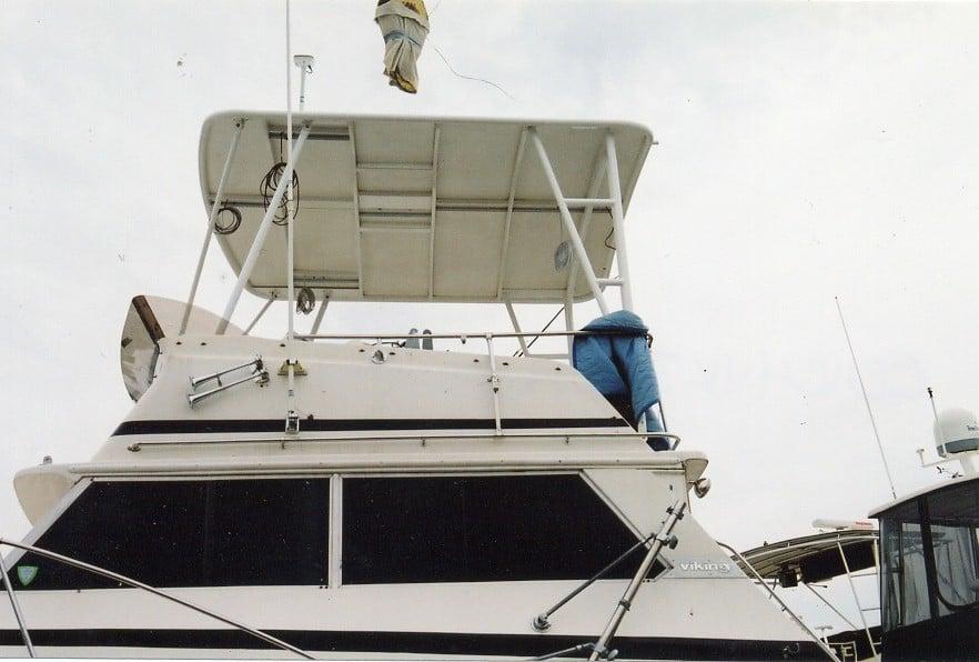 Viking 40 Sedan Top 1981 image 1