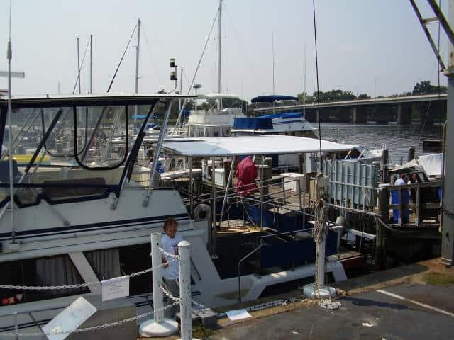 Marinette 41 Aft Cabin Aft Deck Top 1988 image 1