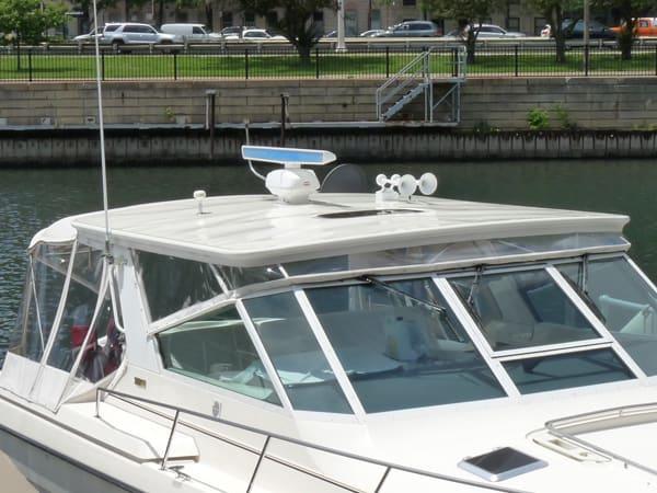 Tiara 3500 Express Top 1995 image 1