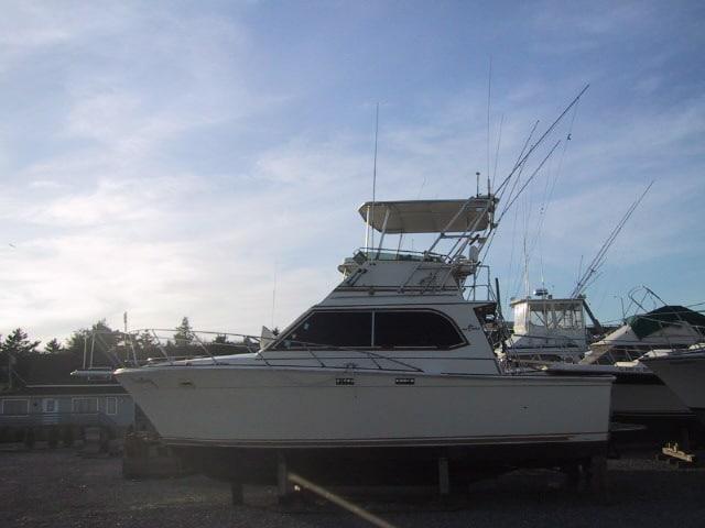 Atlantic Towers Top on an Egg Harbor 33 flybridge boat, showcasing the sleek design and functionality for marine use.