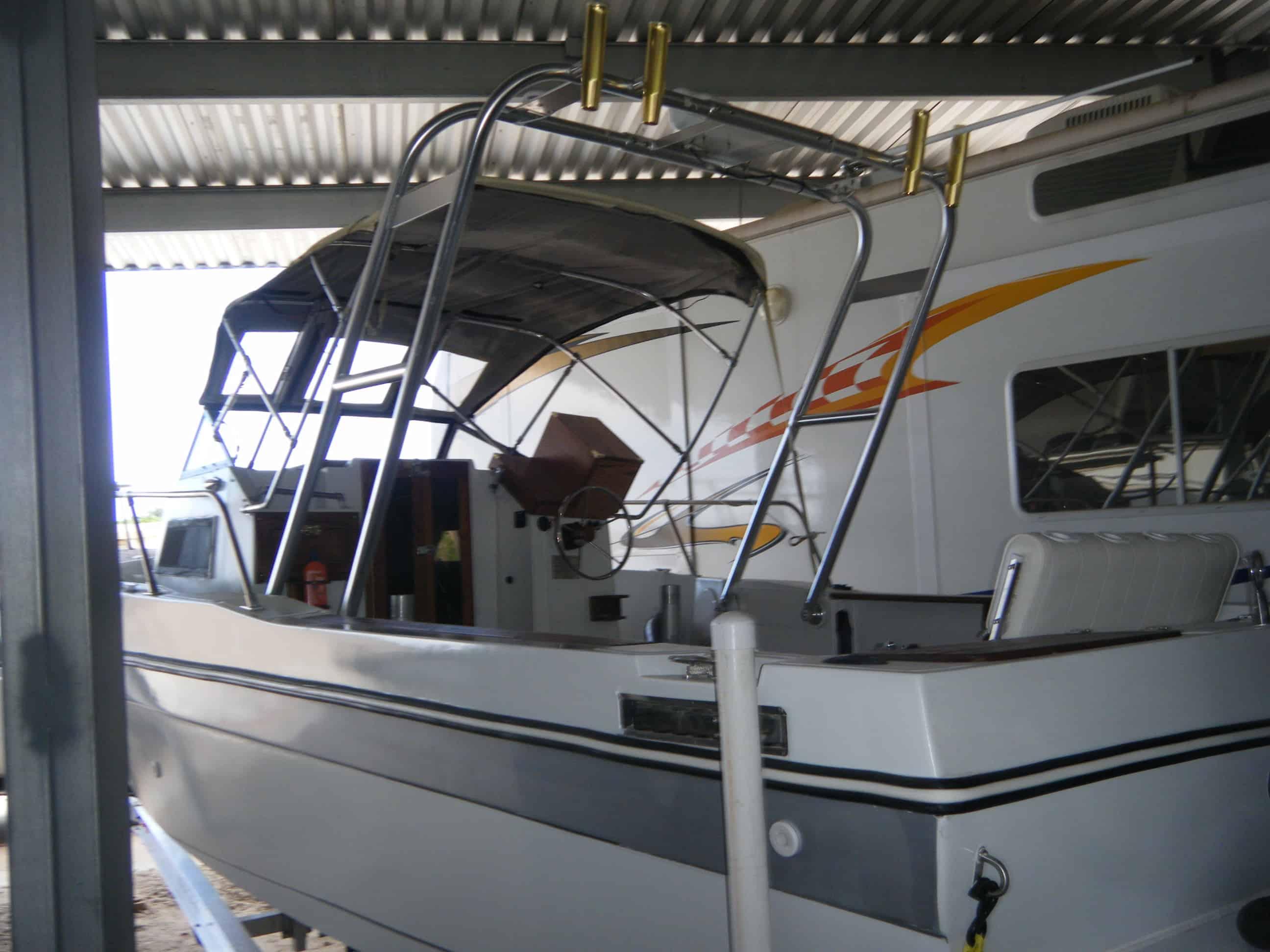 Atlantic Towers arch on a Renken 2288 Seamaster walkaround boat, providing support and functionality.