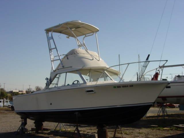 Bertram 26 Flybridge Top 1969 image 1