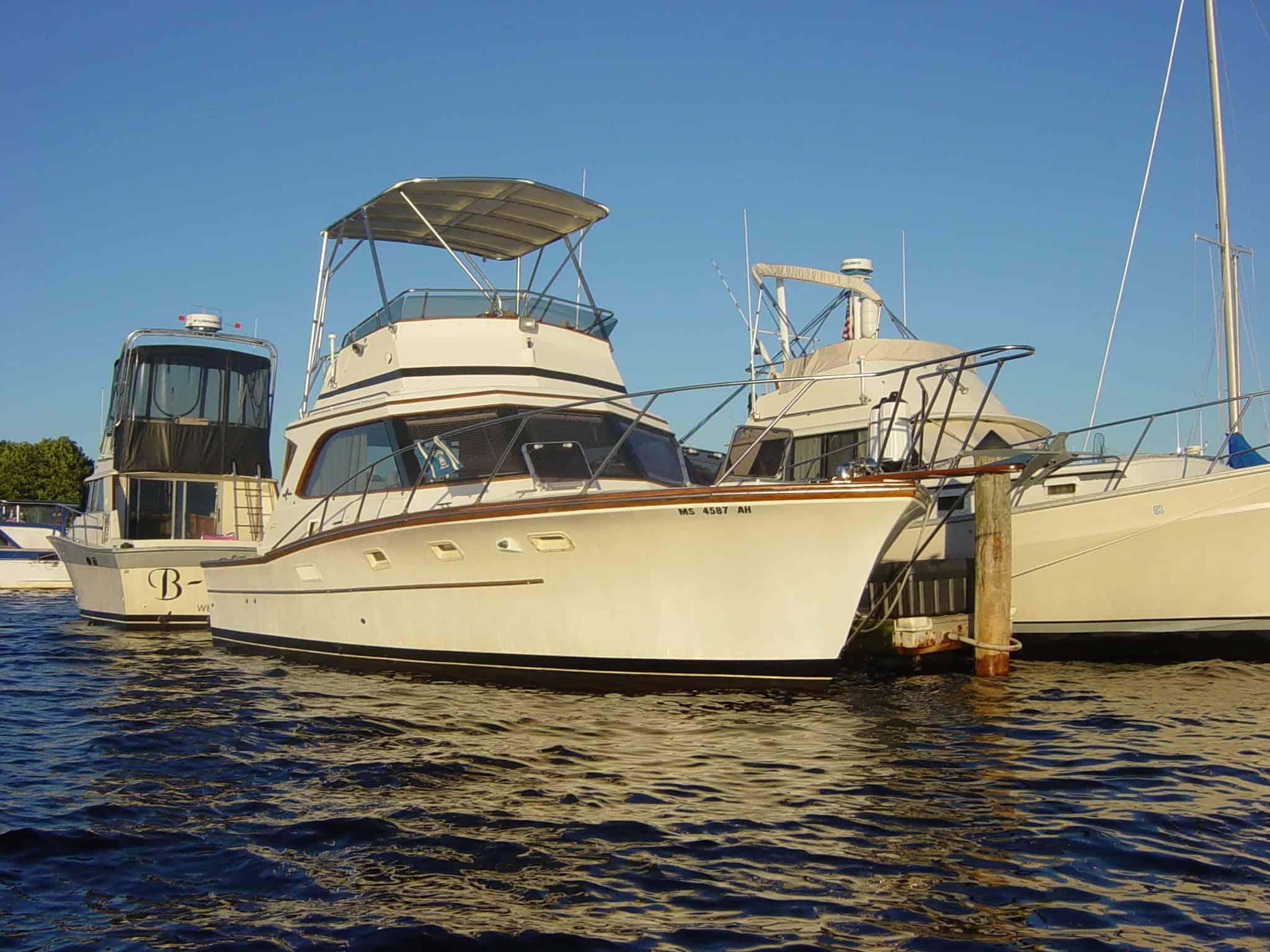 Atlantic Towers Top on a 1978 Egg Harbor 33 Sedan all glass convertible boat.