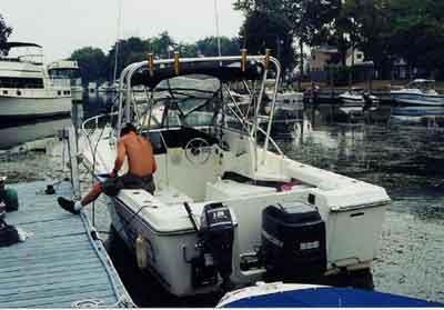 Robalo 2140 Cuddy Arch 1995 image 1