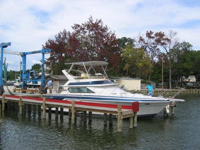 Atlantic Towers Top installed on a Wellcraft 43 San Remo double cabin boat.