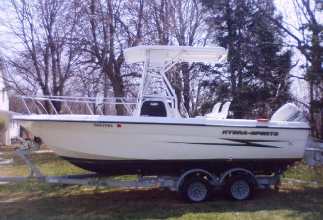 Hydra Sports Center Console T-Top 2003 image 1