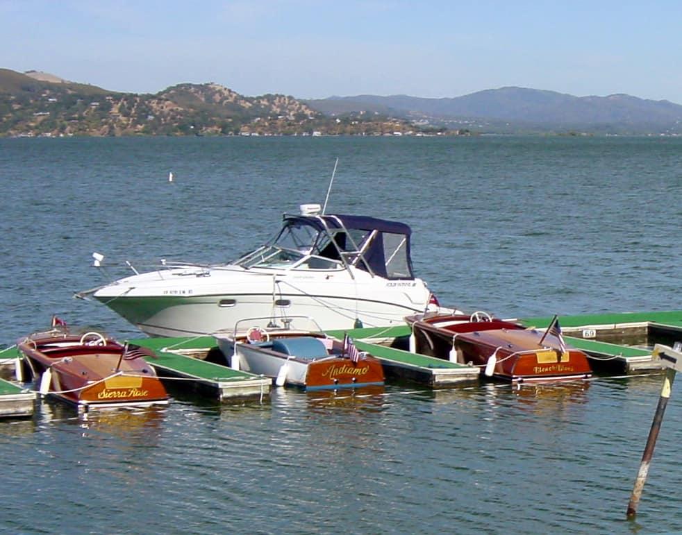 Four Winns 267 Express Cruiser Arch 2002 image 1