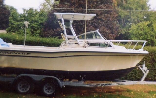 Atlantic Towers top installed on a Grady White 20 Overnighter walkaround boat, providing shade and protection.