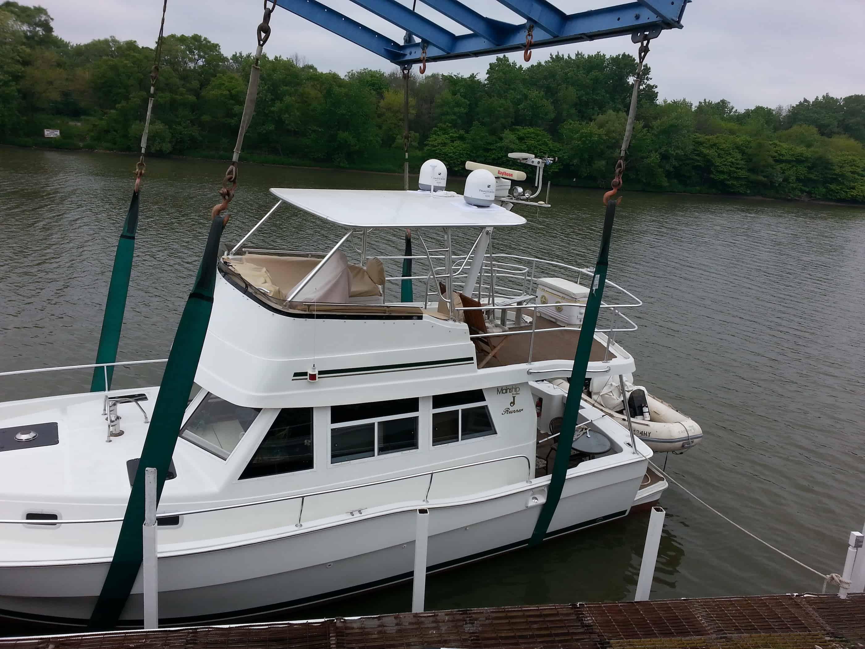 Mainship 350/390 Trawler Top 1996 image 1