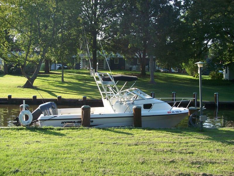 Atlantic Towers Arch installed on a Hydra Sports 212 walkaround boat, showing the structure and mounting.