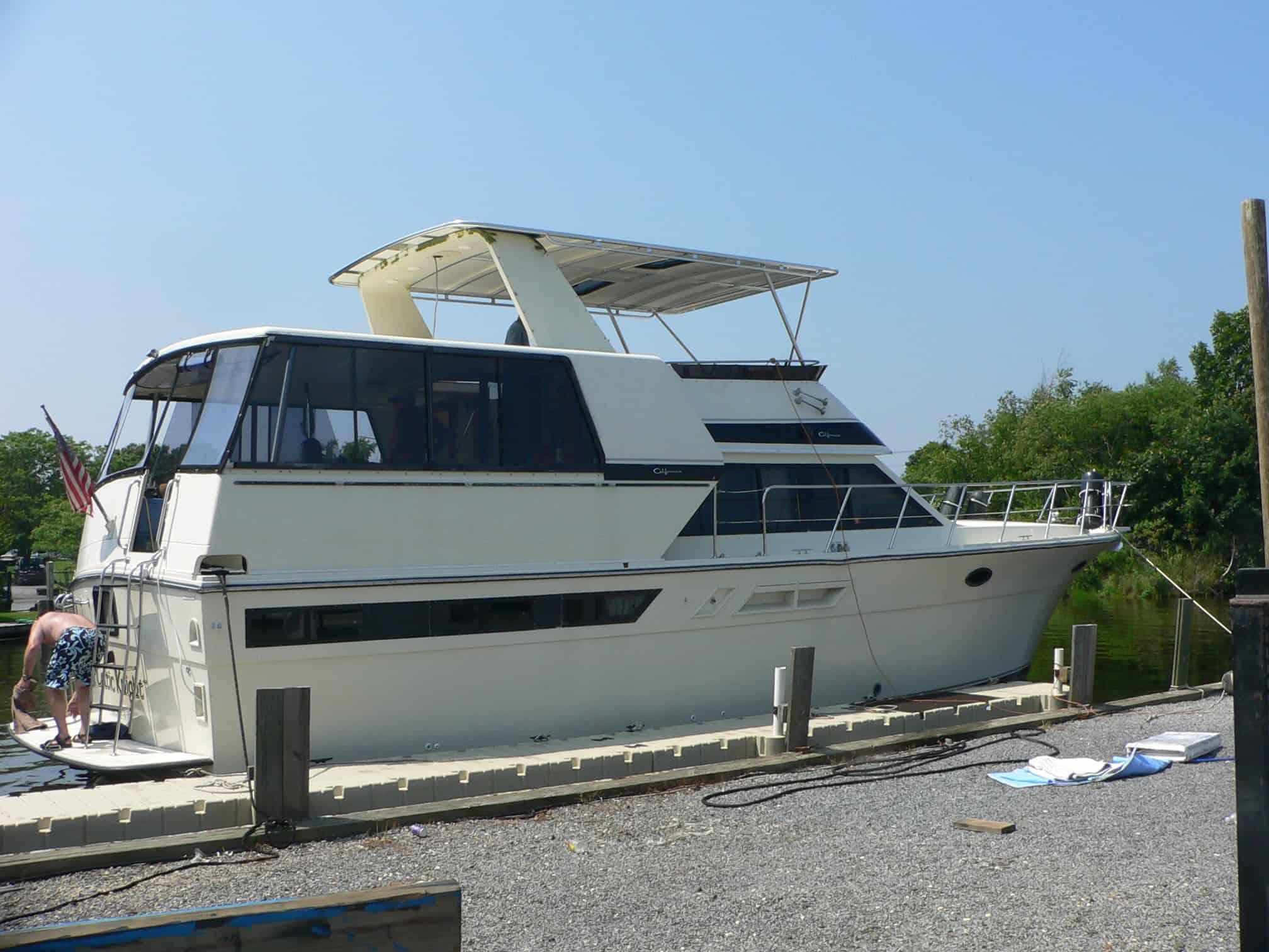 Californian/Carver 4836 Motor Yacht Top 1983 image 1