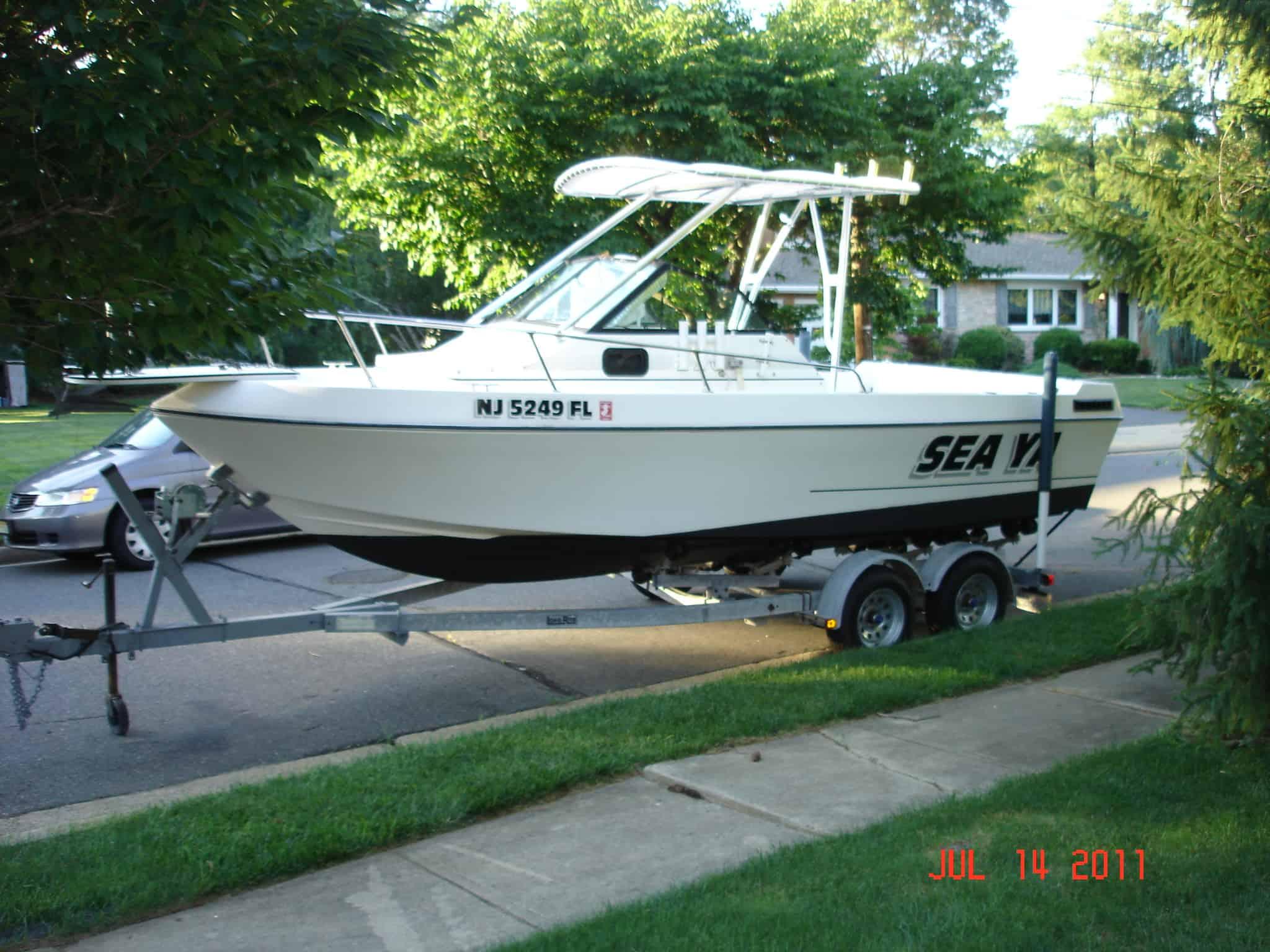 IMP 23 Sportsman Top image 1