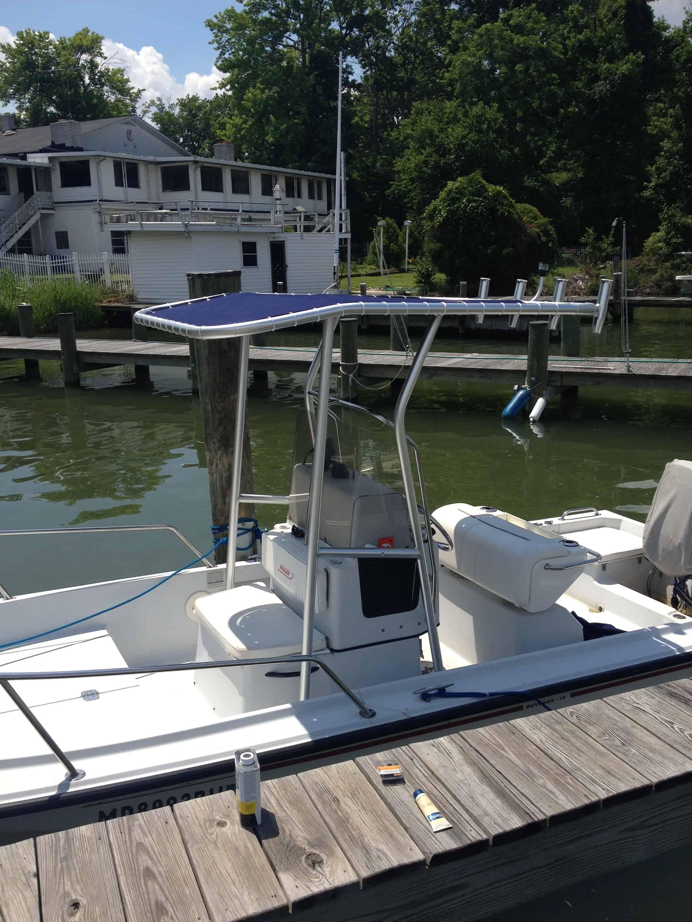 Boston Whaler 19 Outrage T-Top 1992 image 1