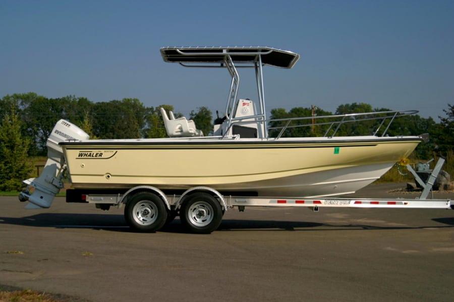 Boston Whaler 19/20 Outrage T-Top 1996 image 1