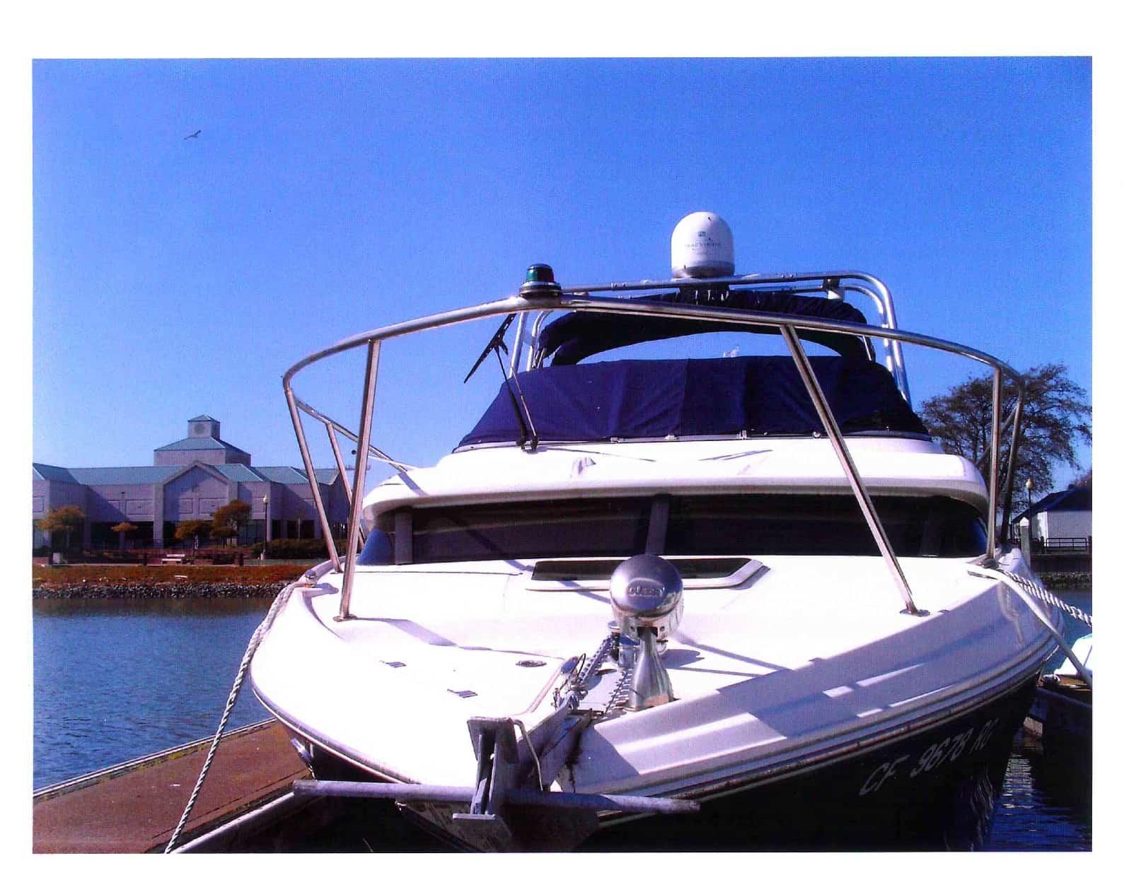Regal 2566 Commodore Arch 2005 image 1