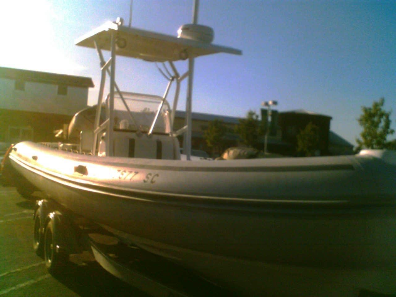 AB Inflatables 24VST T-Top 2006 image 1