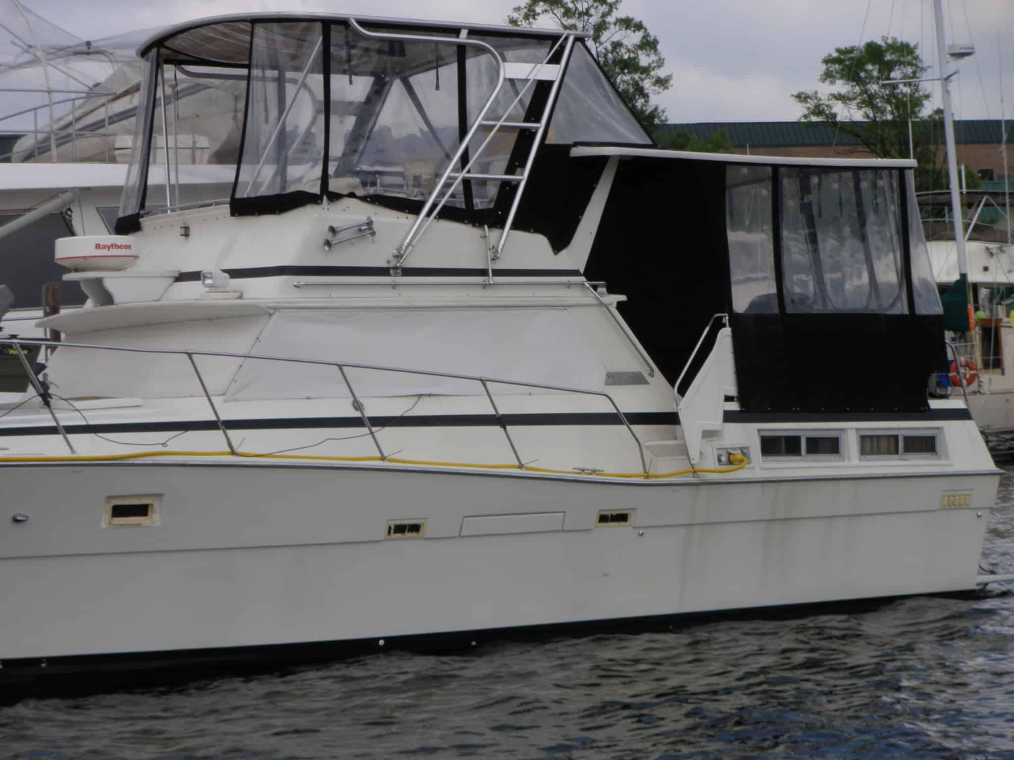 Viking 43 Double Cabin Top 1975 image 1