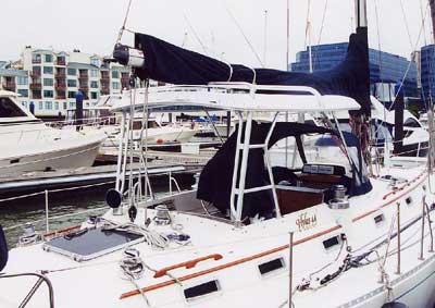 Hylas Yachts 44 Center Cockpit Top 1992 image 1
