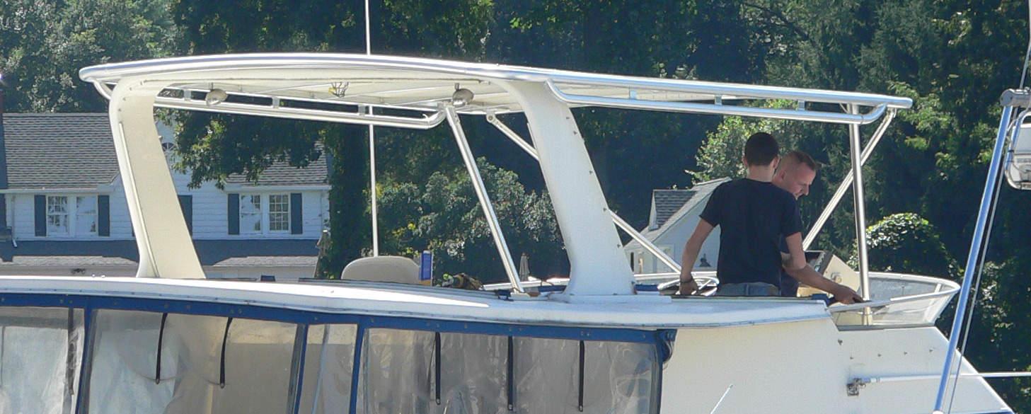 Atlantic Towers top on a Chris Craft 425/426/427 Catalina Aft Cabin boat.