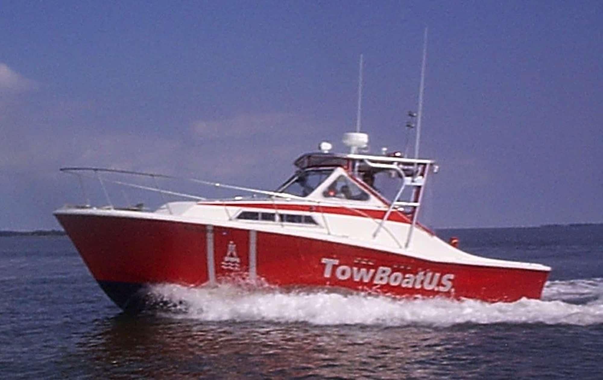 Atlantic Towers Top installed on a Uniflite 28 Salty Dog fisherman boat showing mounted equipment and antennas.