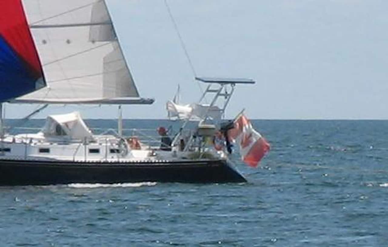 Atlantic Towers arch on Hylas Yachts 42 Cutter, showcasing its sleek design and functional features.