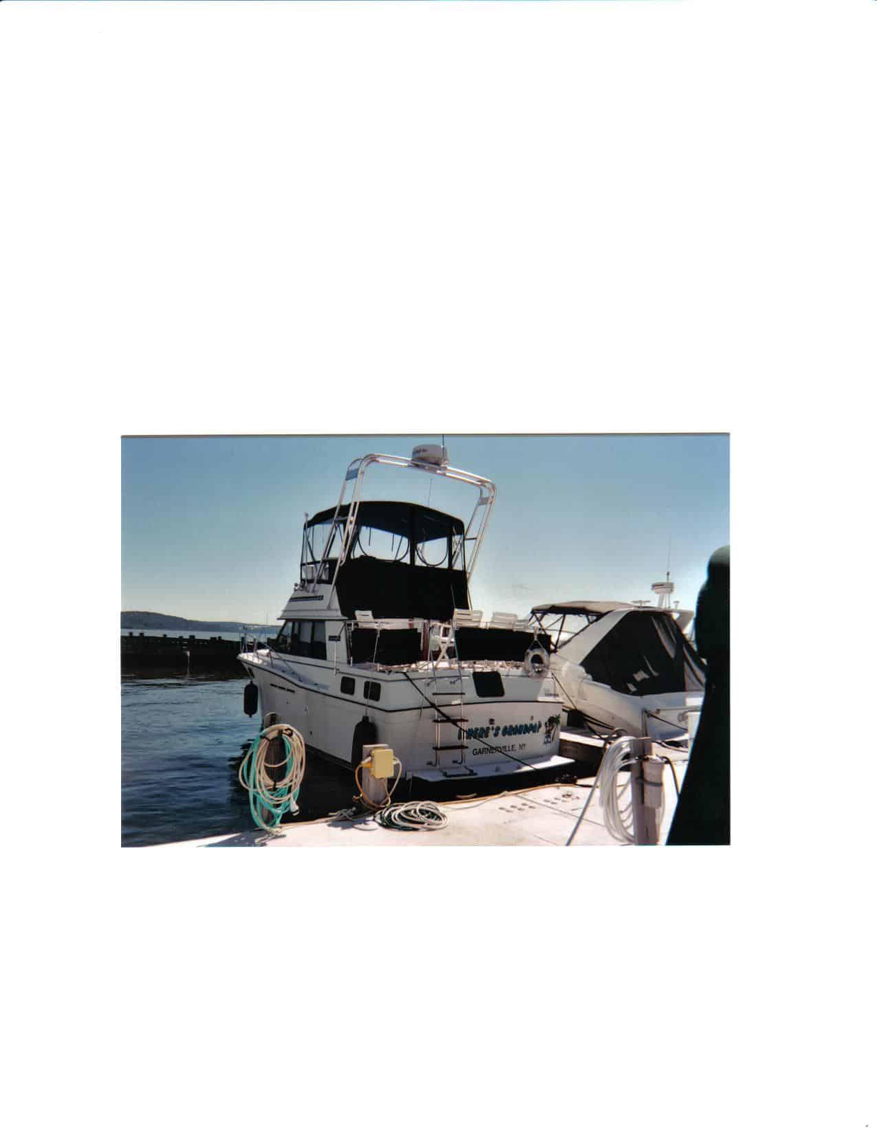 Carver 32 Aft Cabin Arch 1983 image 1