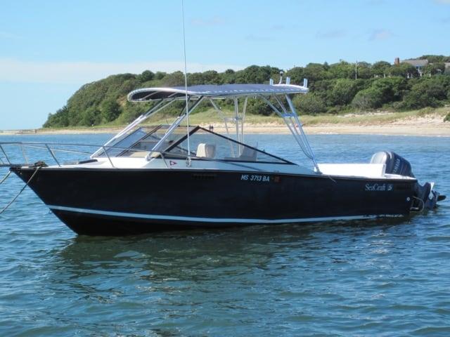 Atlantic Towers Top installed on a Sea Craft 23 Sceptre cuddy boat.