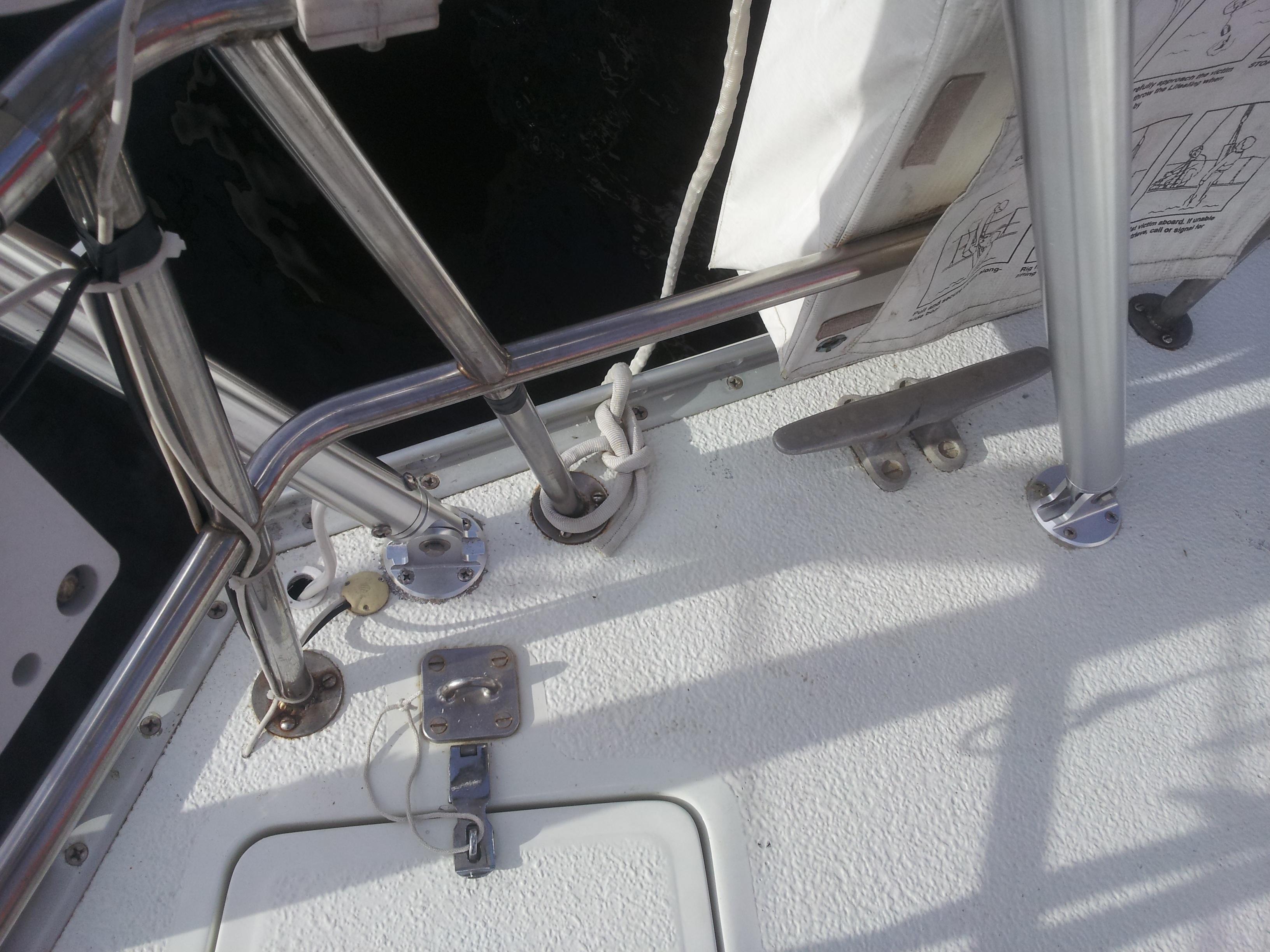 Atlantic Towers arch on a Morgan 461 sailboat, featuring a sturdy design for support and functionality.