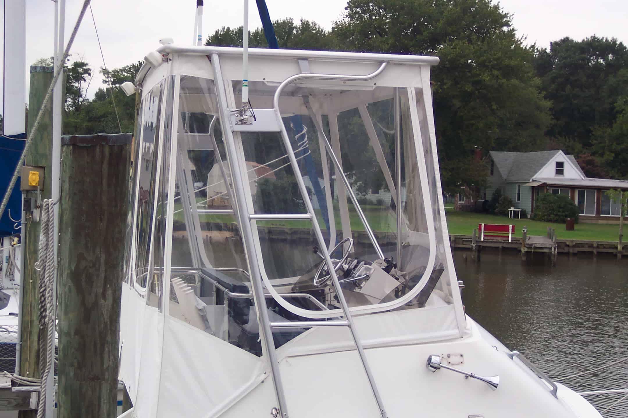 Bertram 28 Sport fisherman Top 1971 image 1