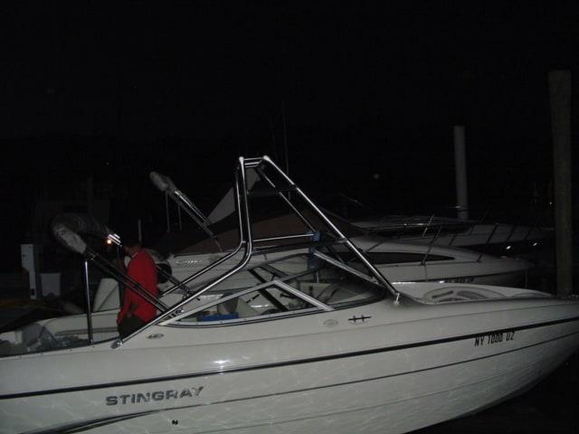 Stingray 240 LR Bowrider Air Tower 2004 image 1