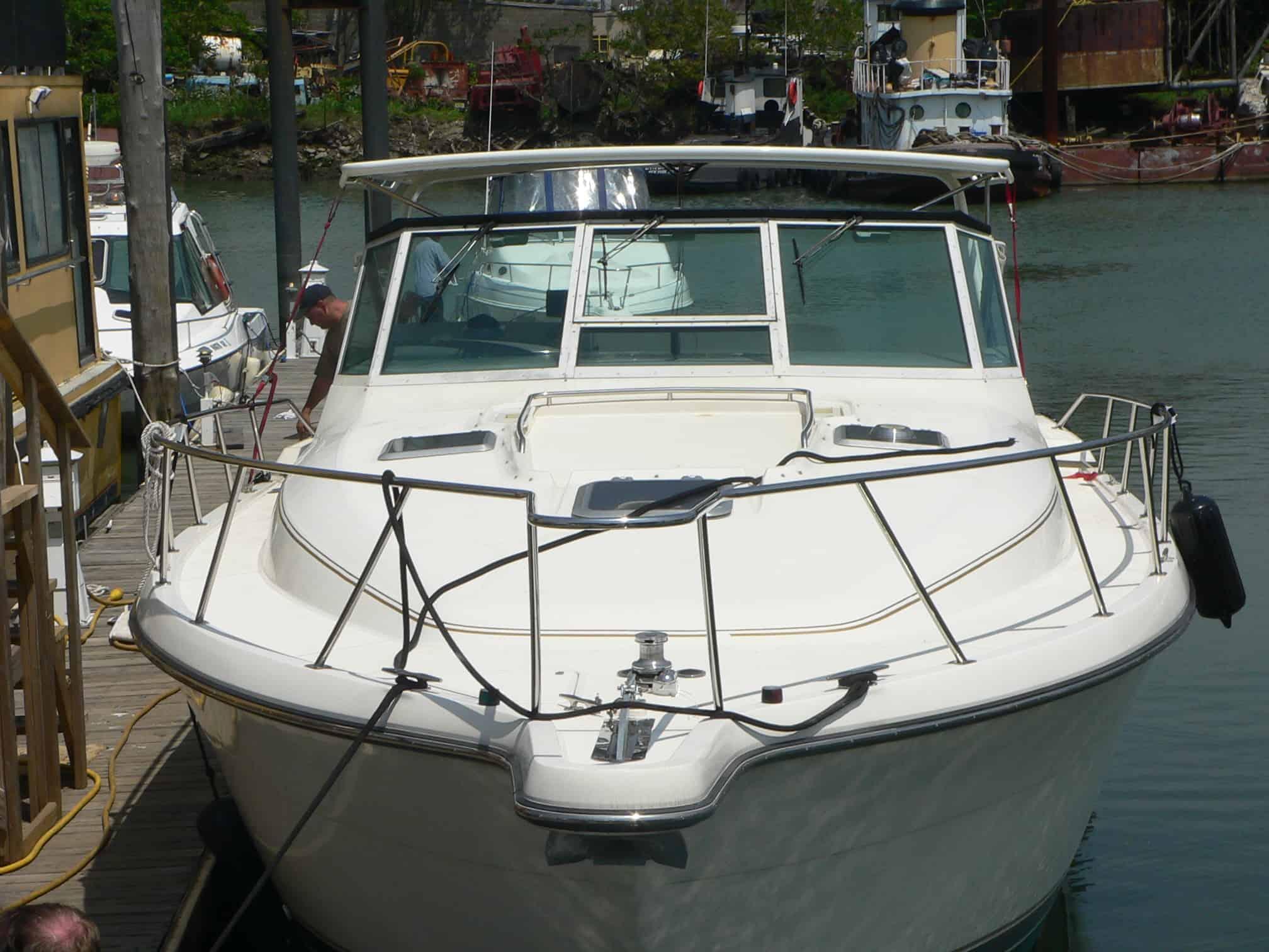 Tiara 4000 Express Top 1994 image 1